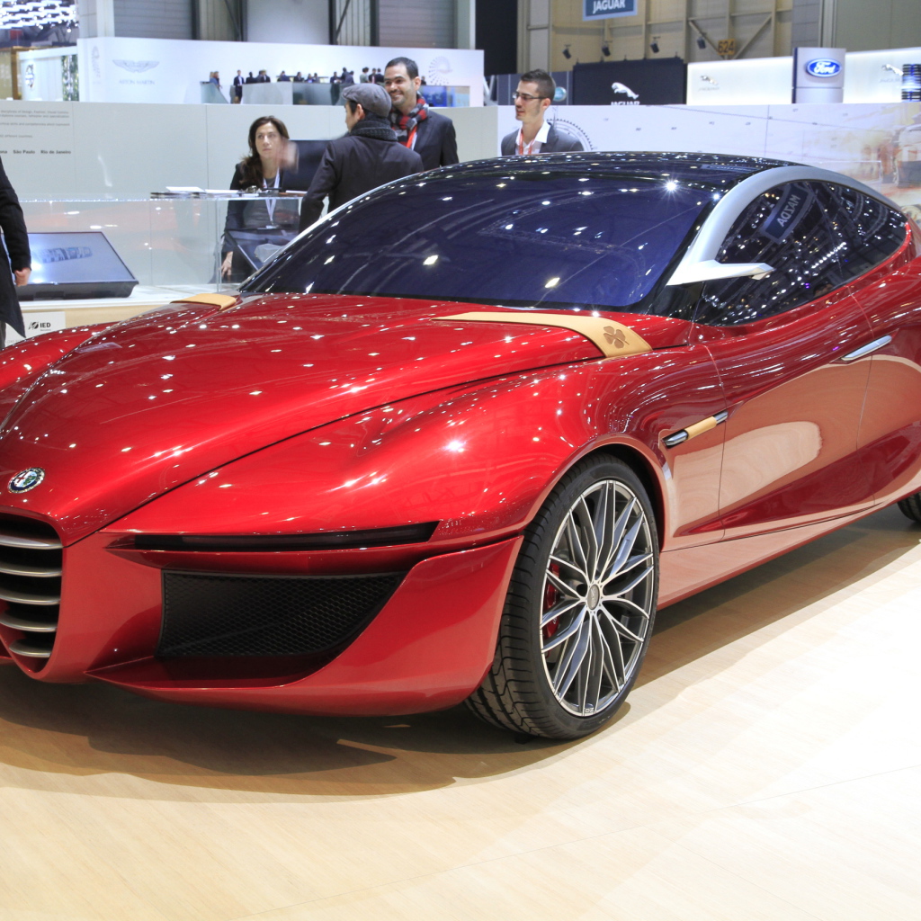 Красивый автомобиль Alfa Romeo gloria