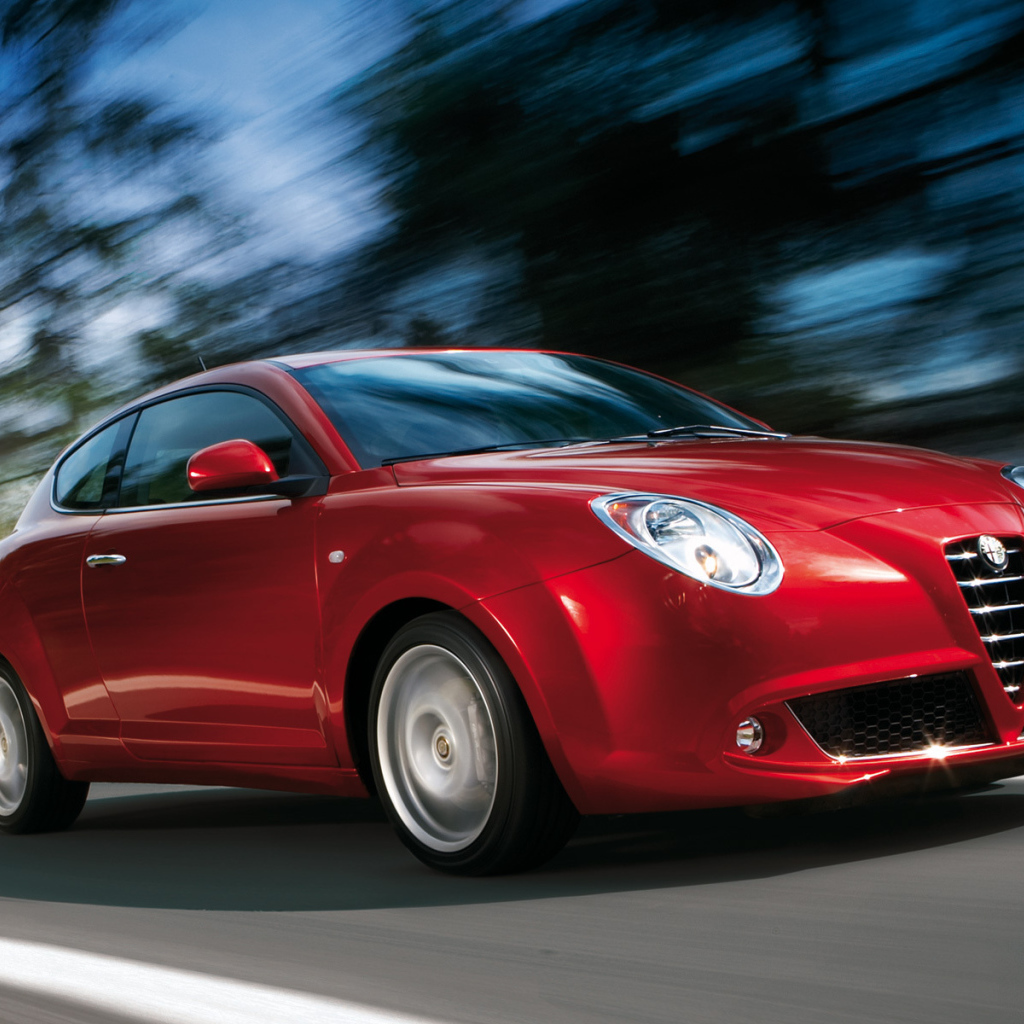 Красивый автомобиль Alfa Romeo mito в Москве