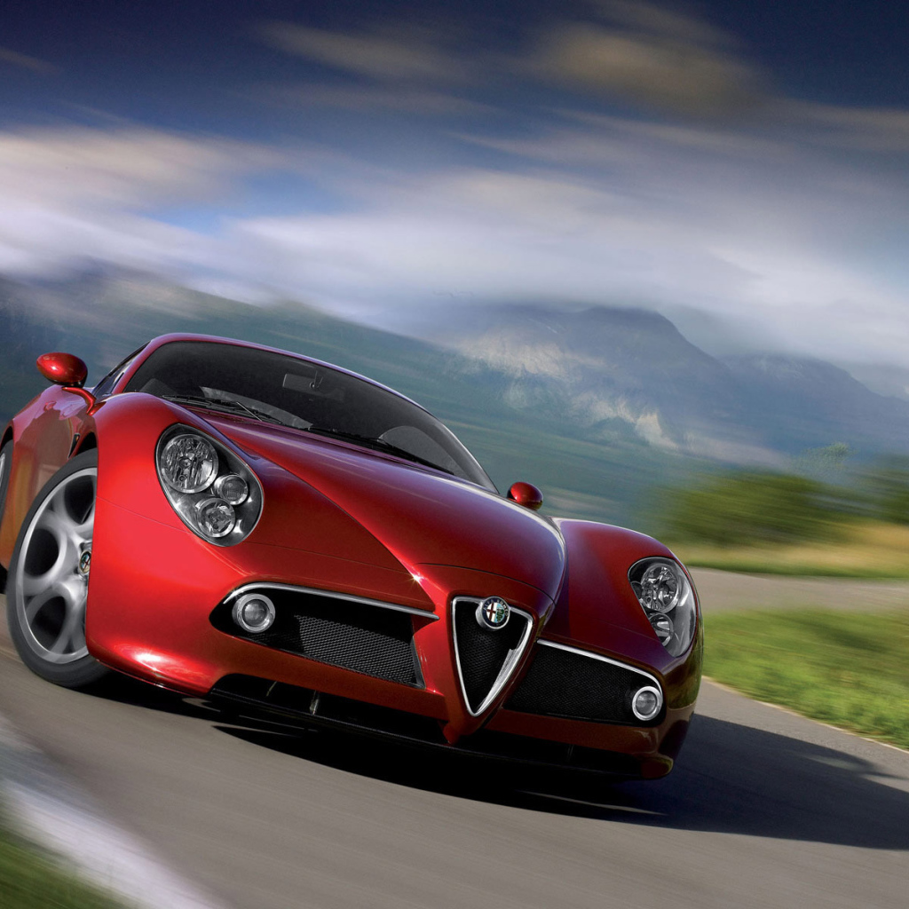 Автомобиль марки Alfa Romeo модели 8c competizione
