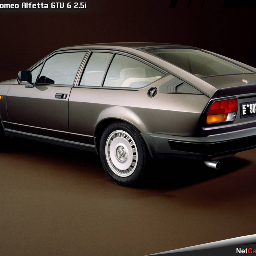 Автомобиль марки Alfa Romeo модели alfetta