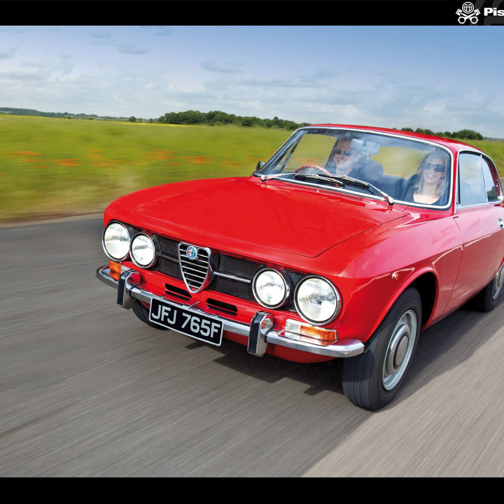 Автомобиль марки Alfa Romeo модели gtv