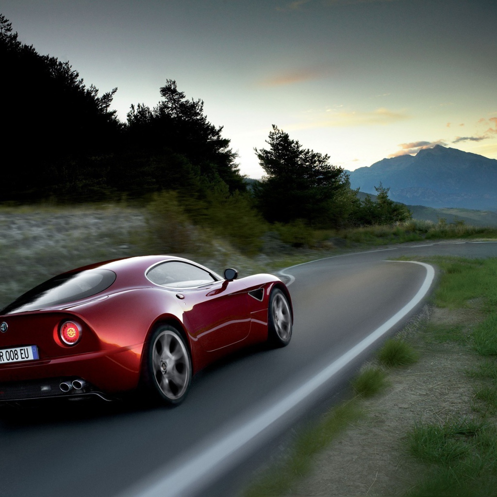 Дизайн автомобиля Alfa Romeo 8c competizione