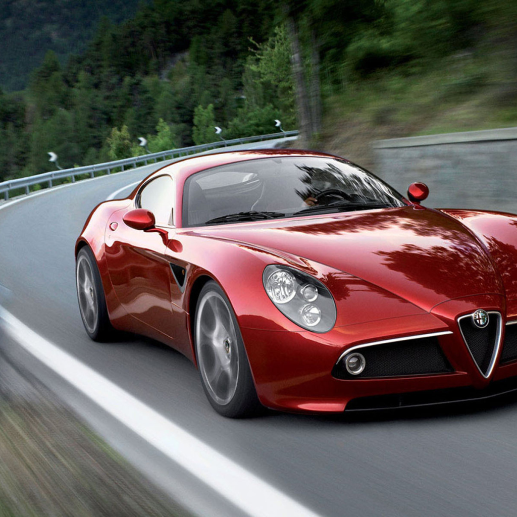 Новая машина Alfa Romeo 8c competizione