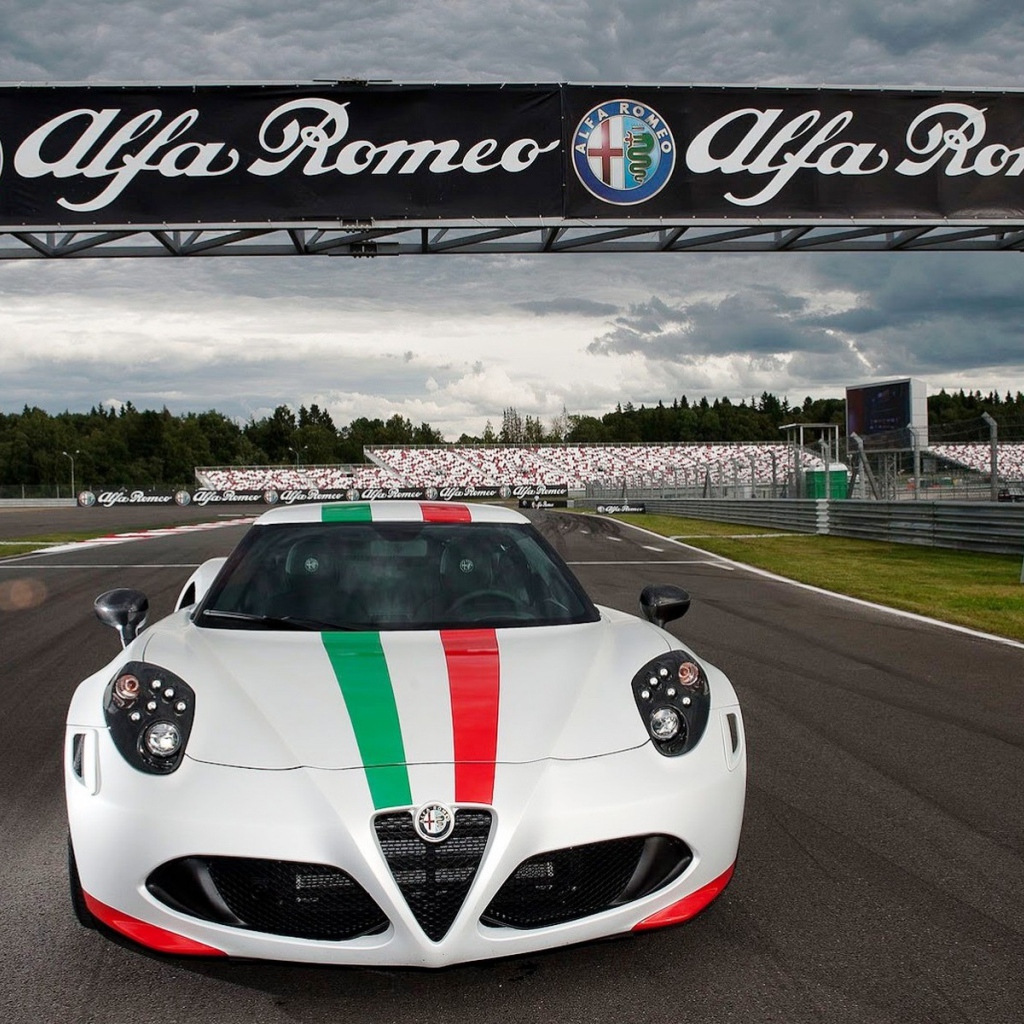 Фото автомобиля Alfa Romeo 4c