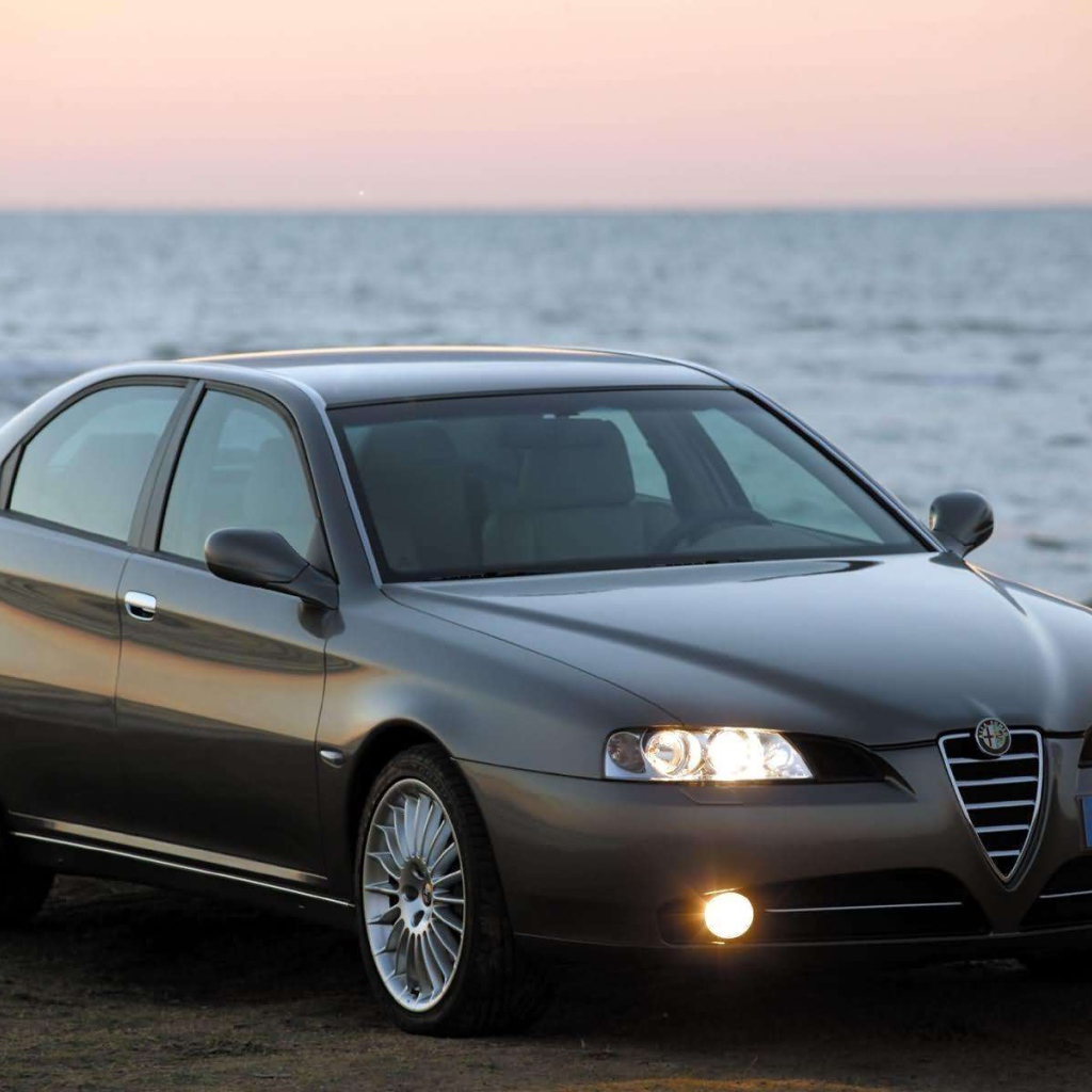 Надежный автомобиль Alfa Romeo 166