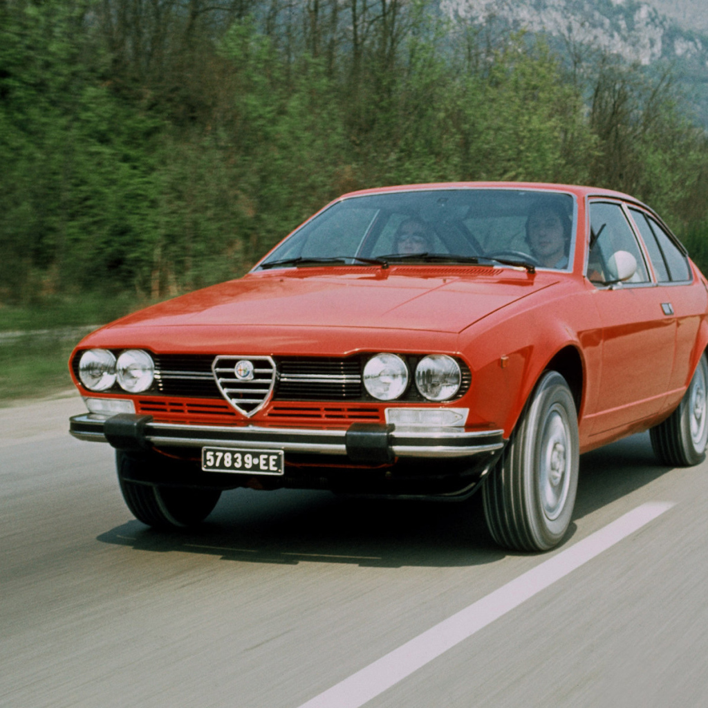 Надежная машина Alfa Romeo alfetta