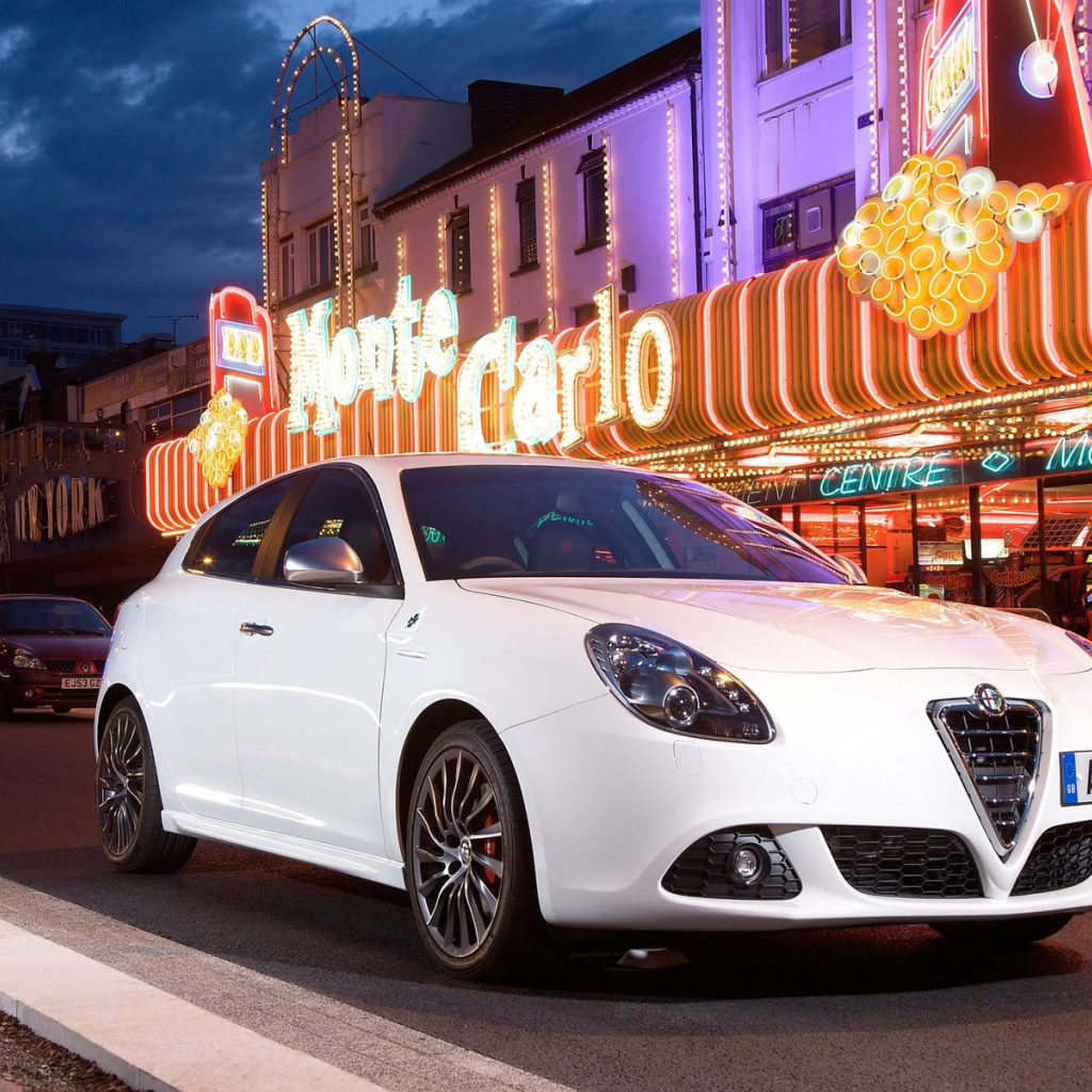 Надежный автомобиль Alfa Romeo giulia