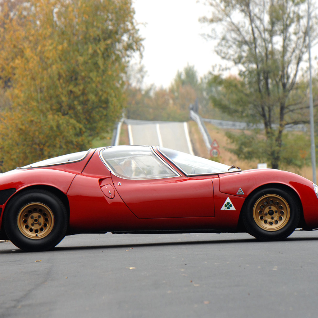 Новая машина Alfa Romeo 33