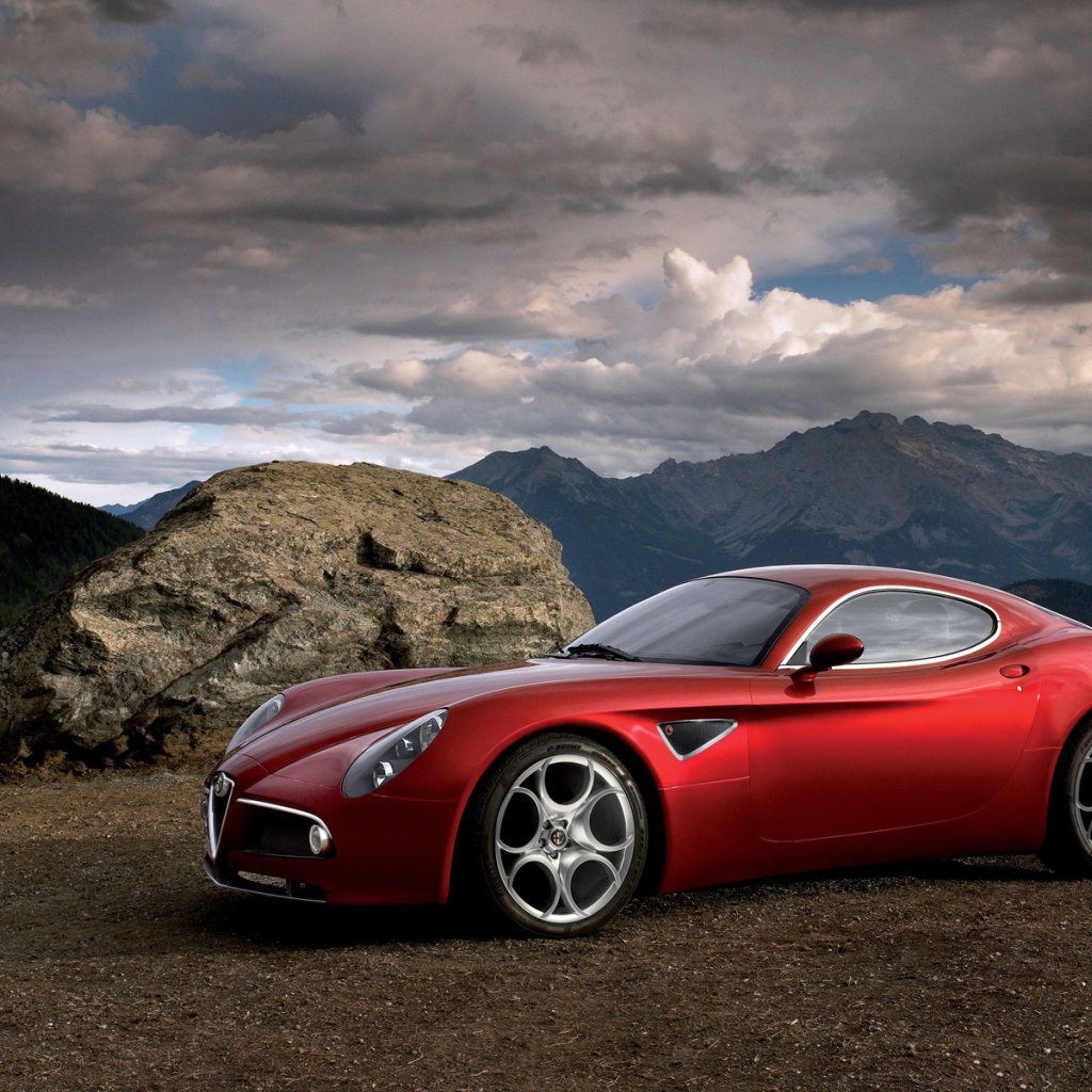 Надежная машина Alfa Romeo 8c competizione