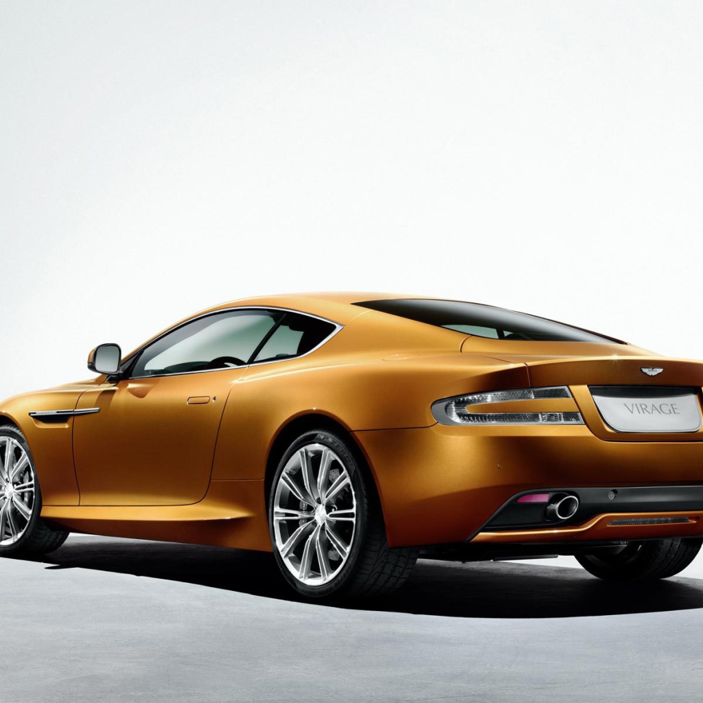 Красивый автомобиль Aston Martin virage в Москве
