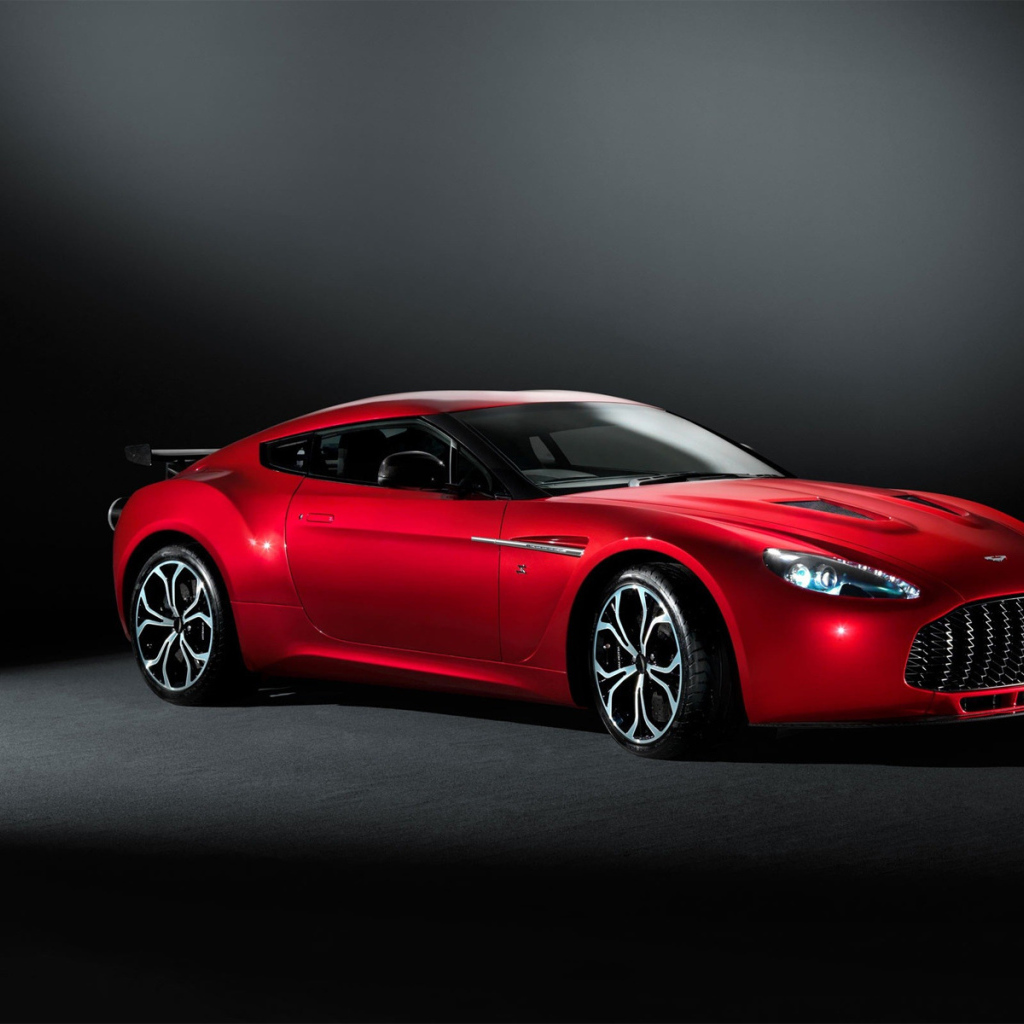 Автомобиль марки Aston Martin модели zagato
