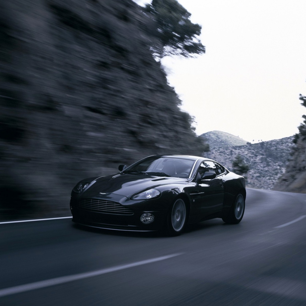 Дизайн автомобиля Aston Martin v12