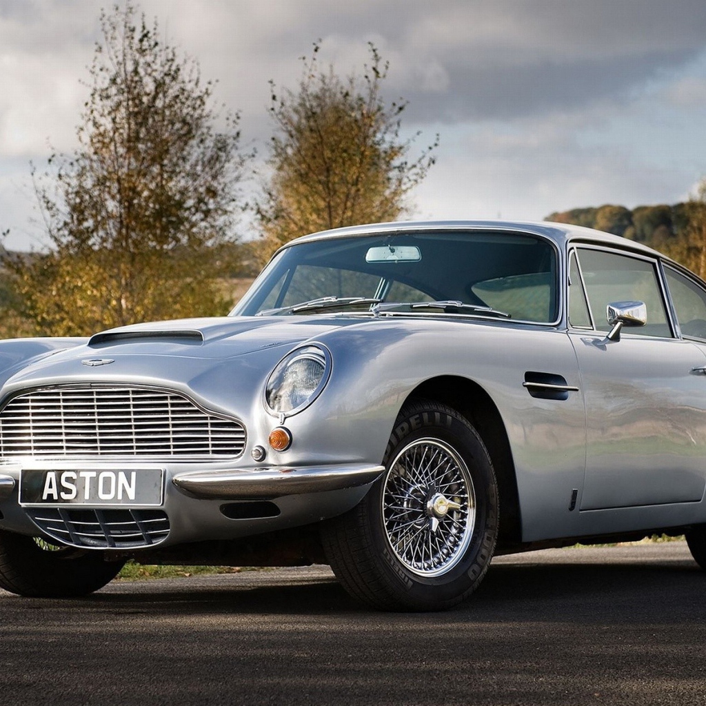 Новый автомобиль Aston Martin db5