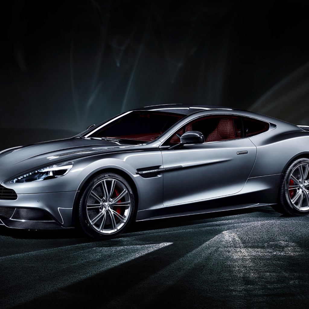 Новый автомобиль Aston Martin 2013