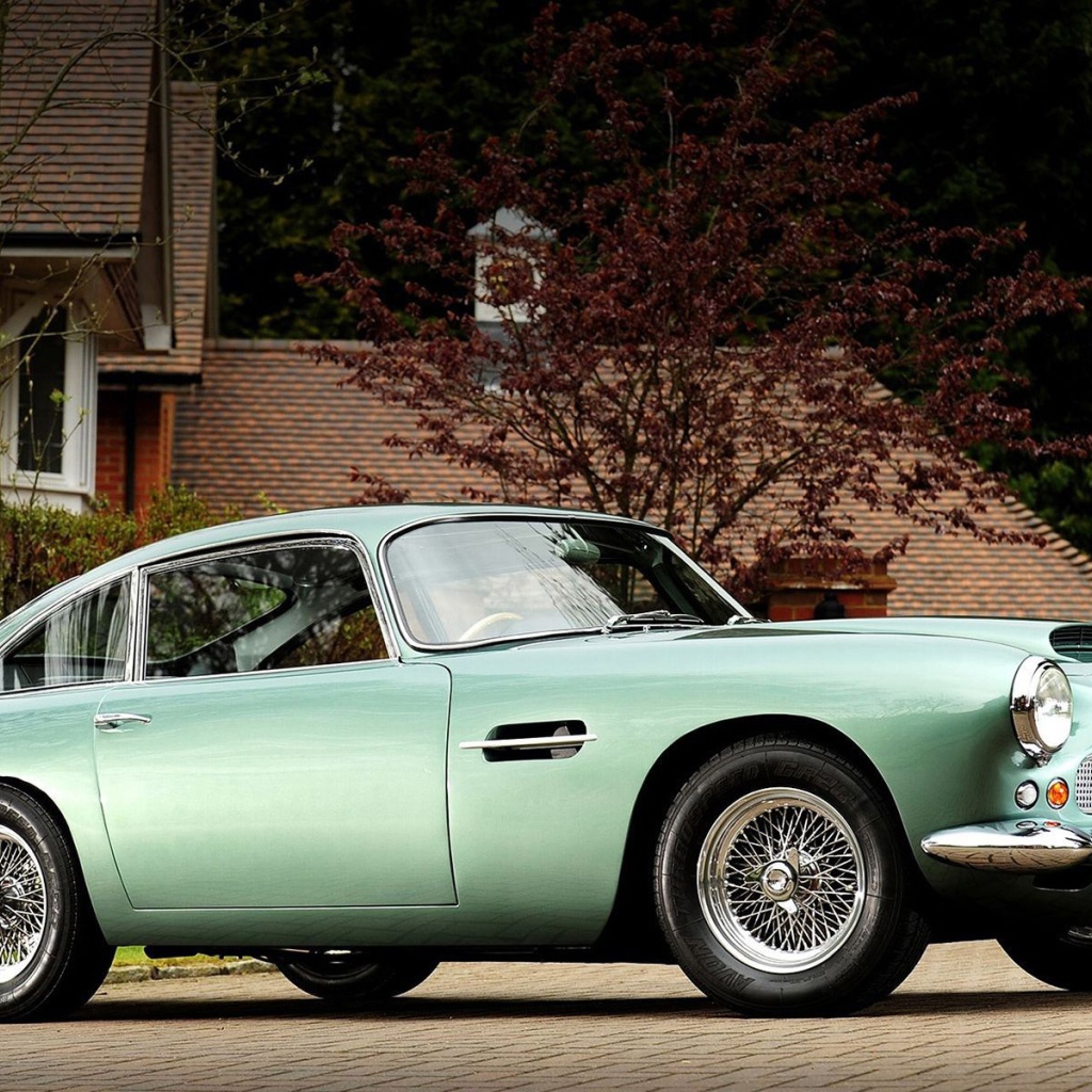 Надежная машина Aston Martin db4