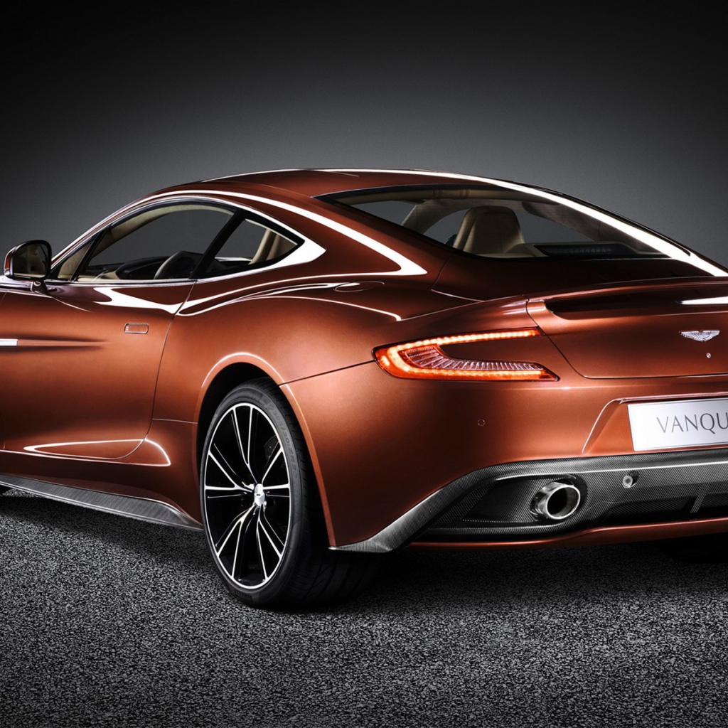 Надежная машина Aston Martin 2013