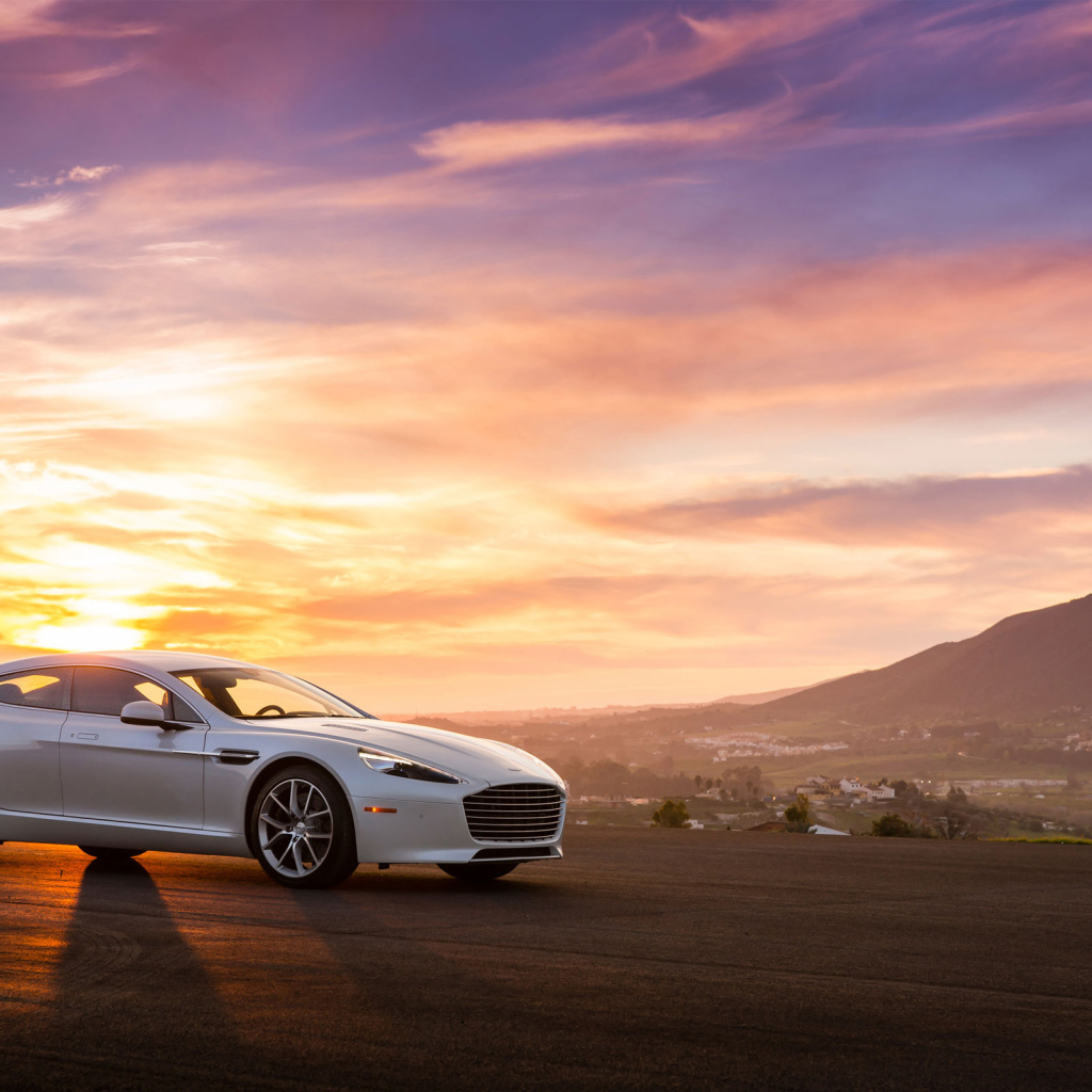 Надежный автомобиль Aston Martin 2014