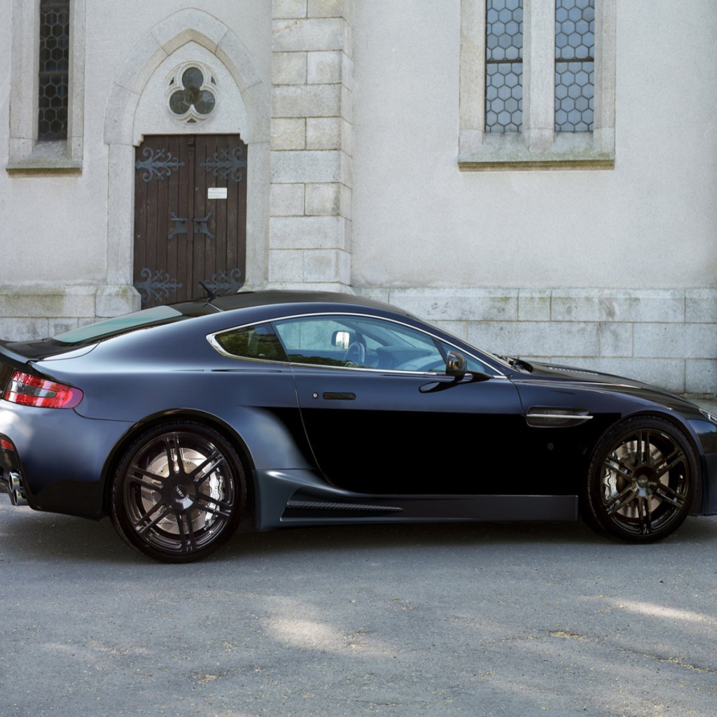 Надежный автомобиль Aston Martin mansory