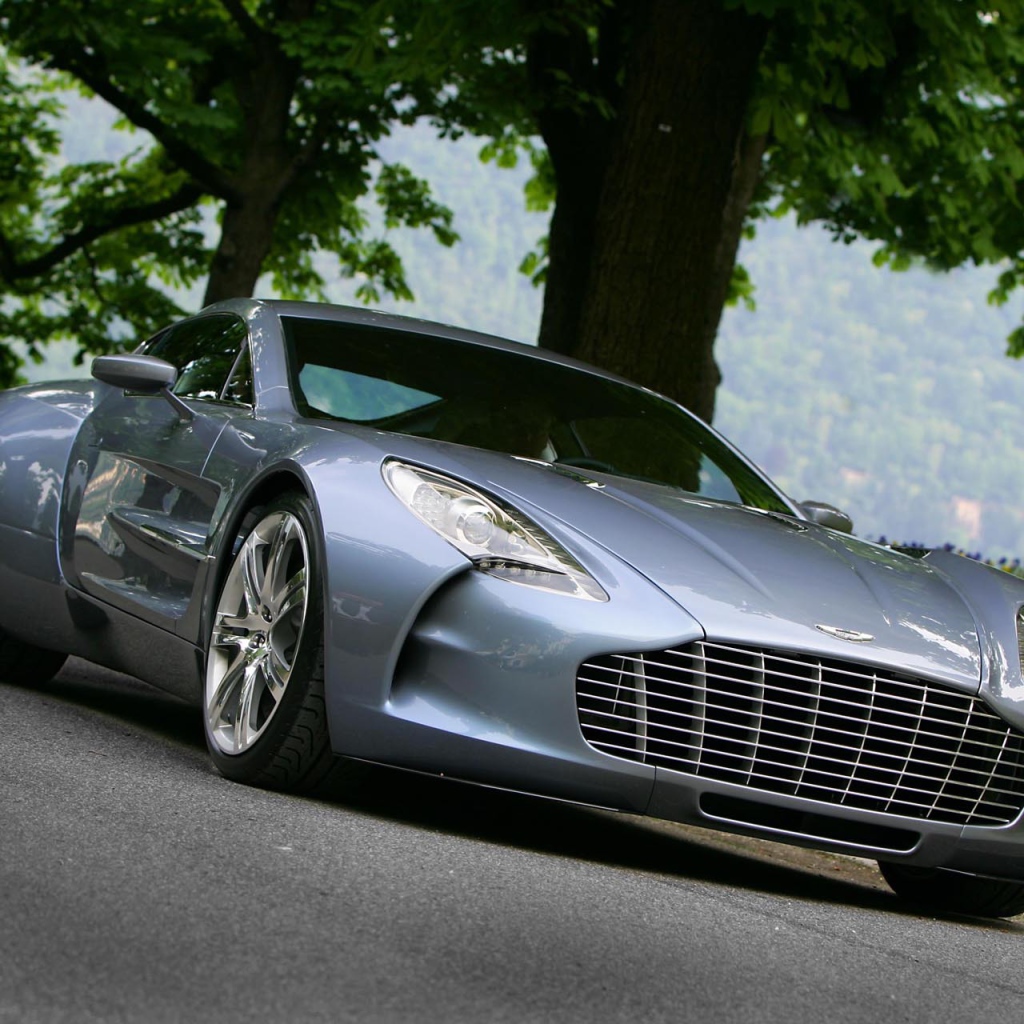 Надежная машина Aston Martin one 77