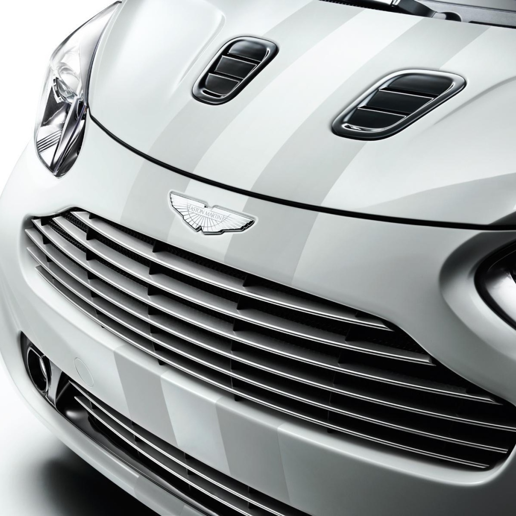 Тест драйв автомобиля Aston Martin cygnet