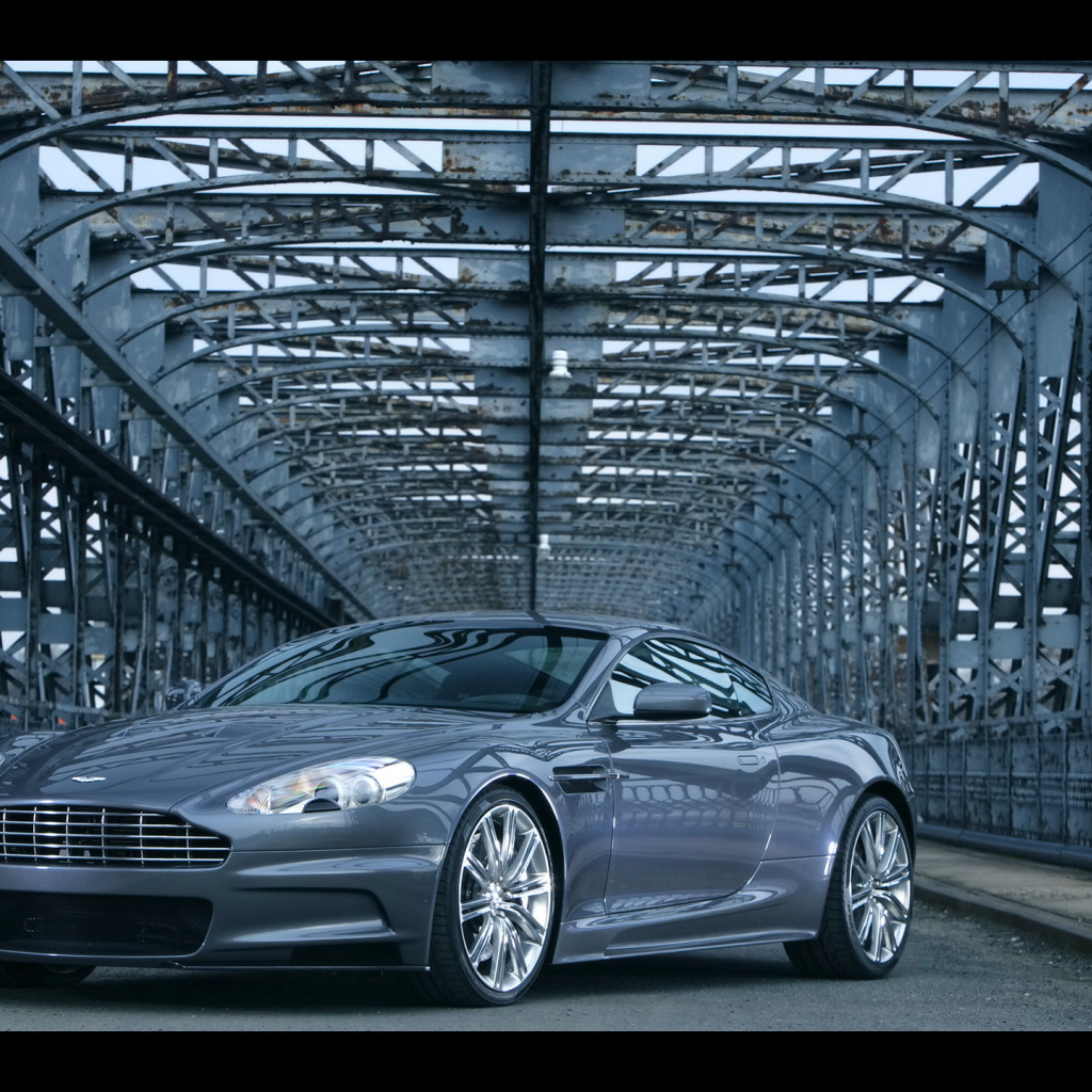 Тест драйв автомобиля Aston Martin dbs