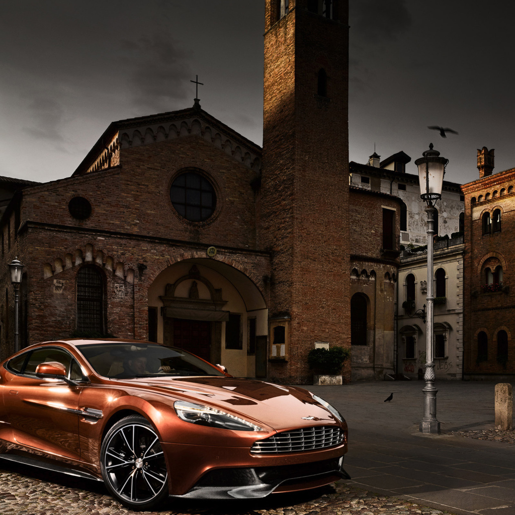 Тест драйв автомобиля Aston Martin vanquish