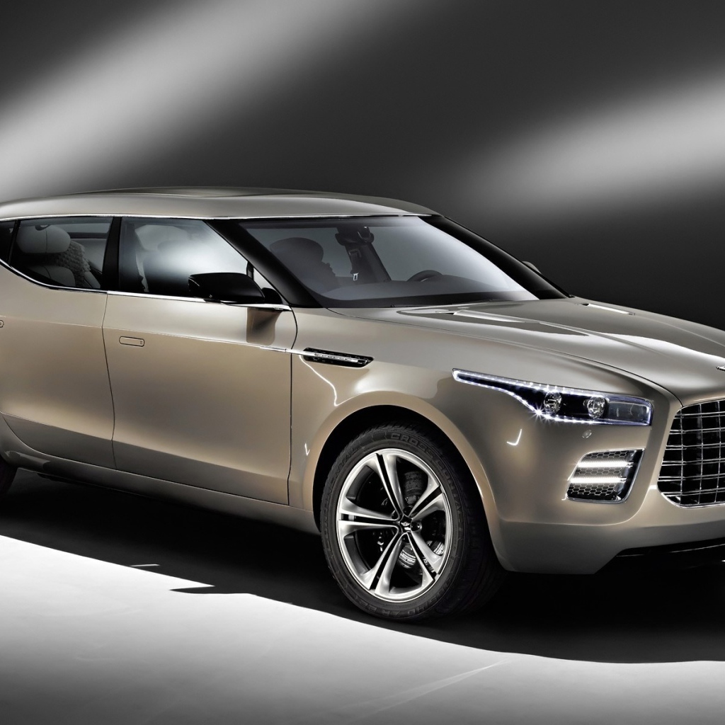 Новая машина Aston Martin lagonda