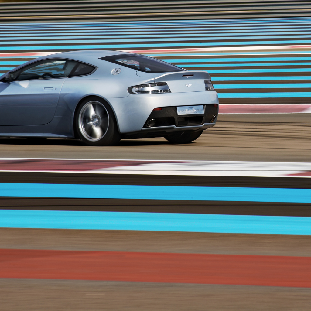 Новая машина Aston Martin top gear