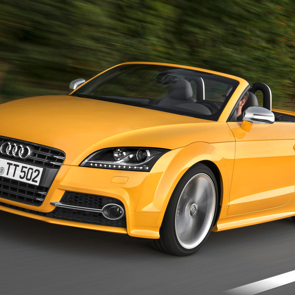 Красивый автомобиль Audi TT 2014 года в Москве