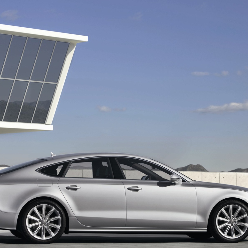 Красивый автомобиль Audi a7