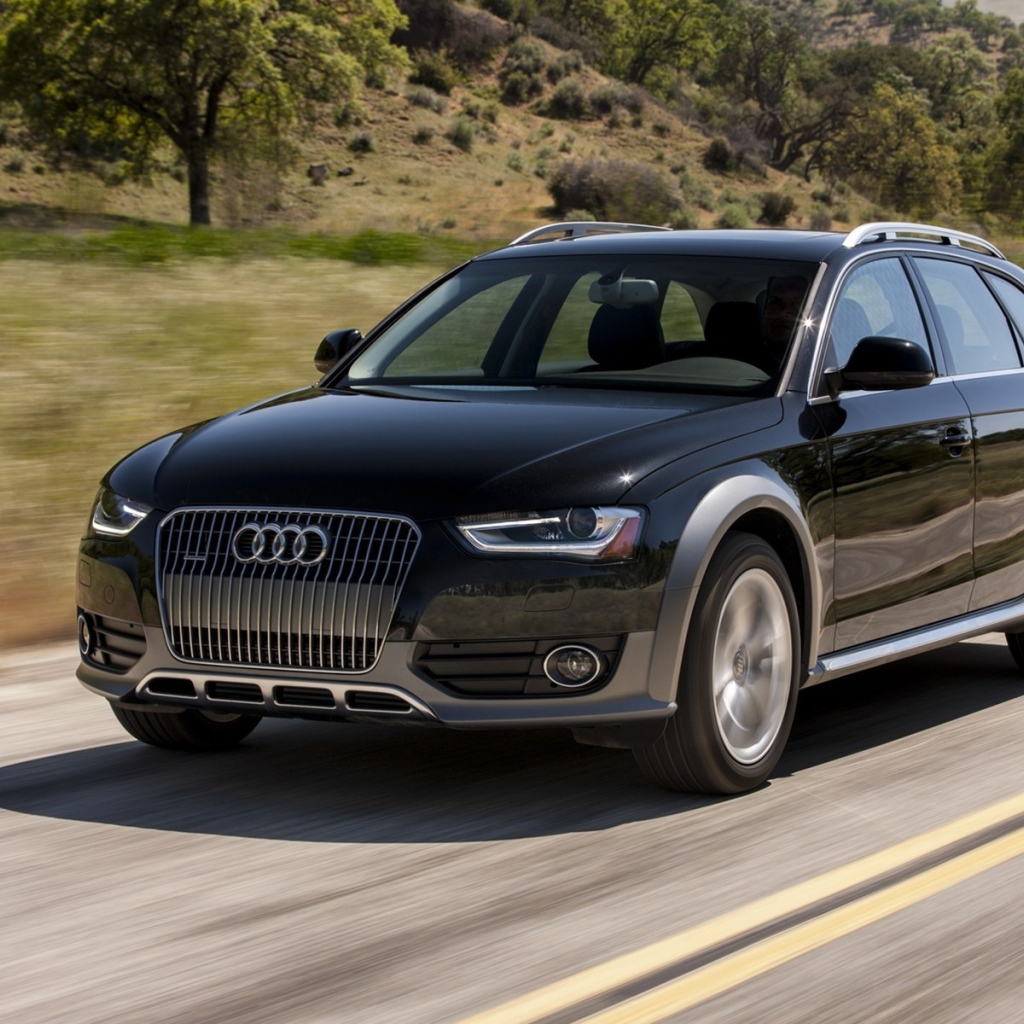 Красивый автомобиль Audi allroad