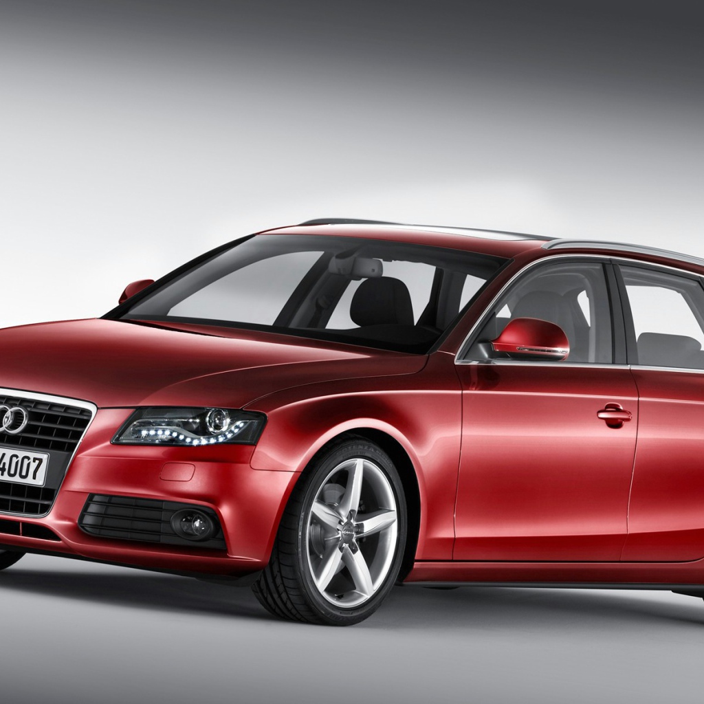 Красивый автомобиль Audi avant в Москве