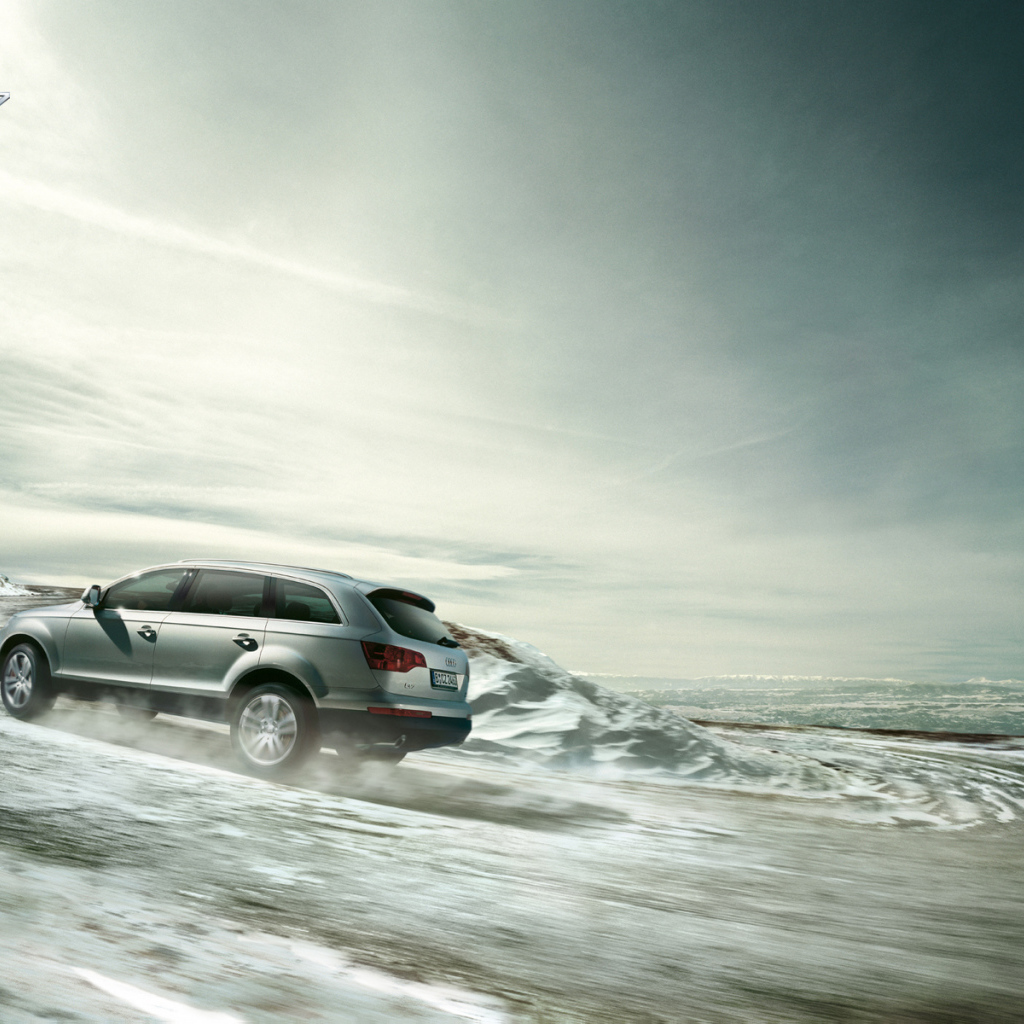 Красивый автомобиль Audi q7