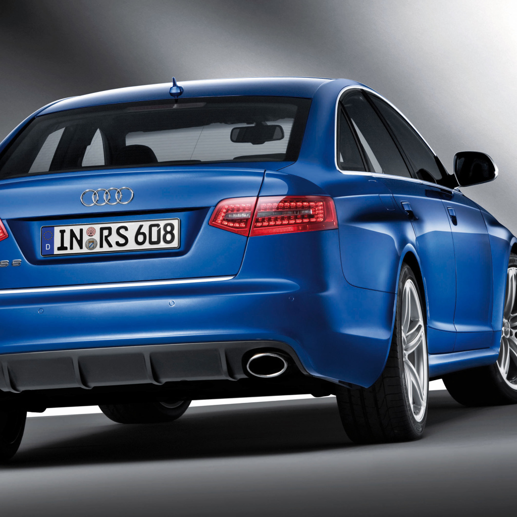 Красивый автомобиль Audi rs6 в Москве