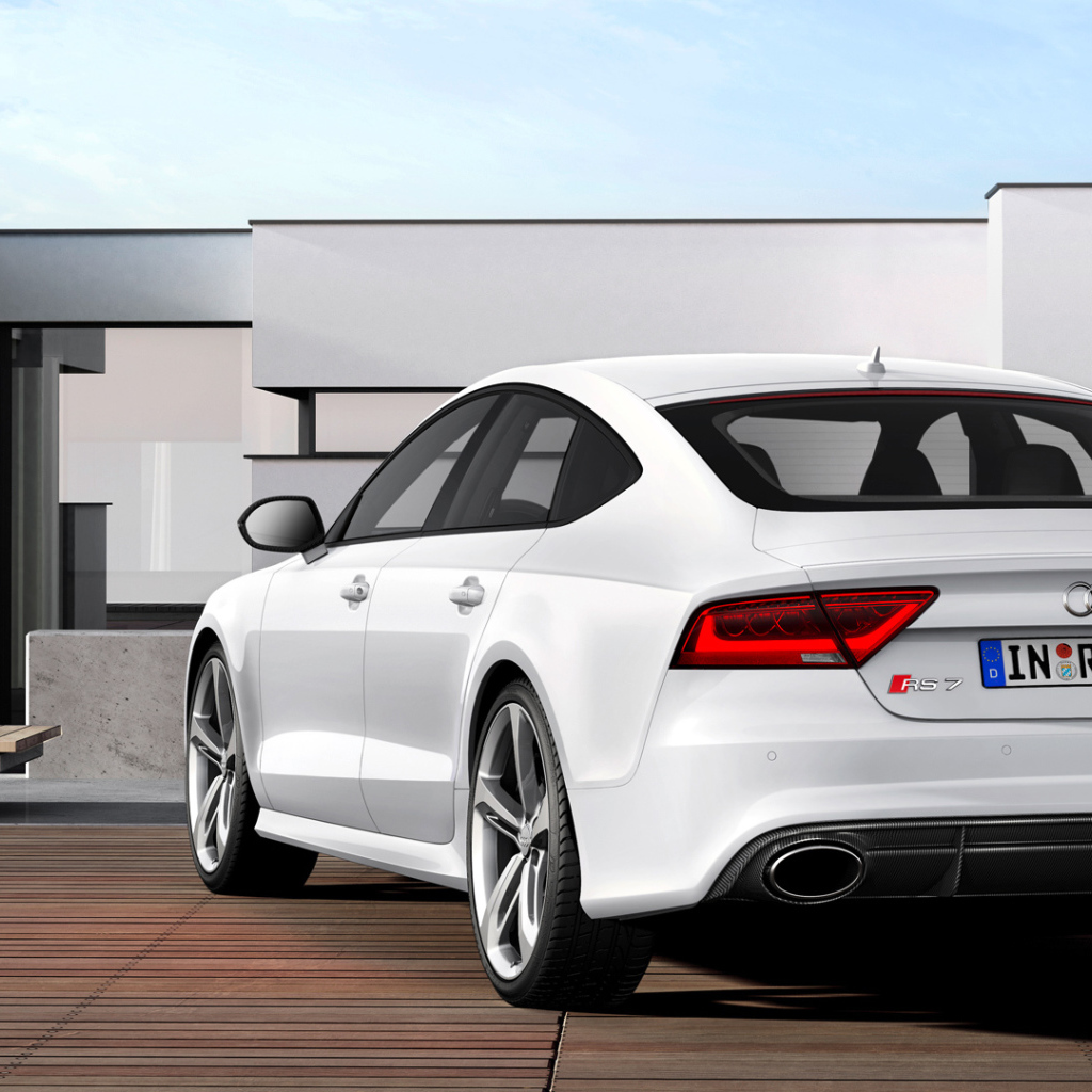 Красивый автомобиль Audi rs7 в Москве