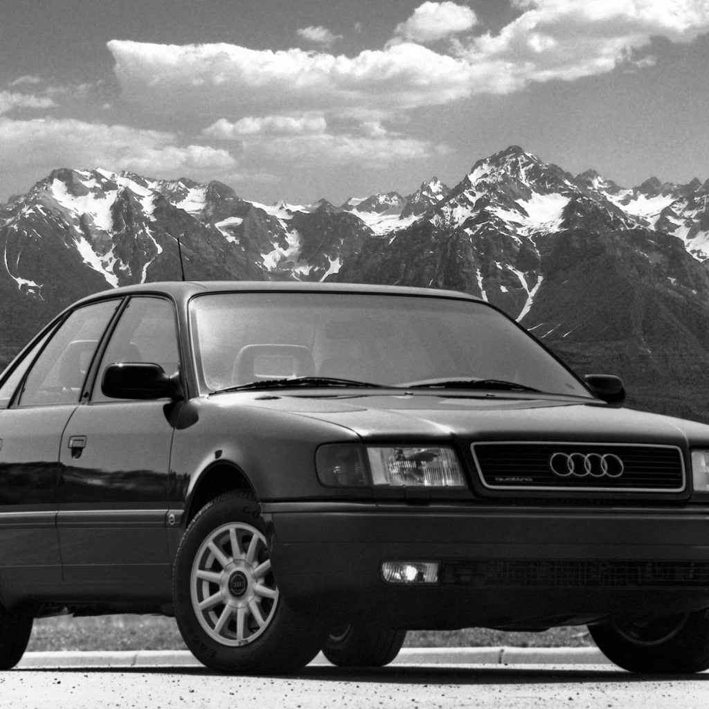 Автомобиль марки Audi модели 100