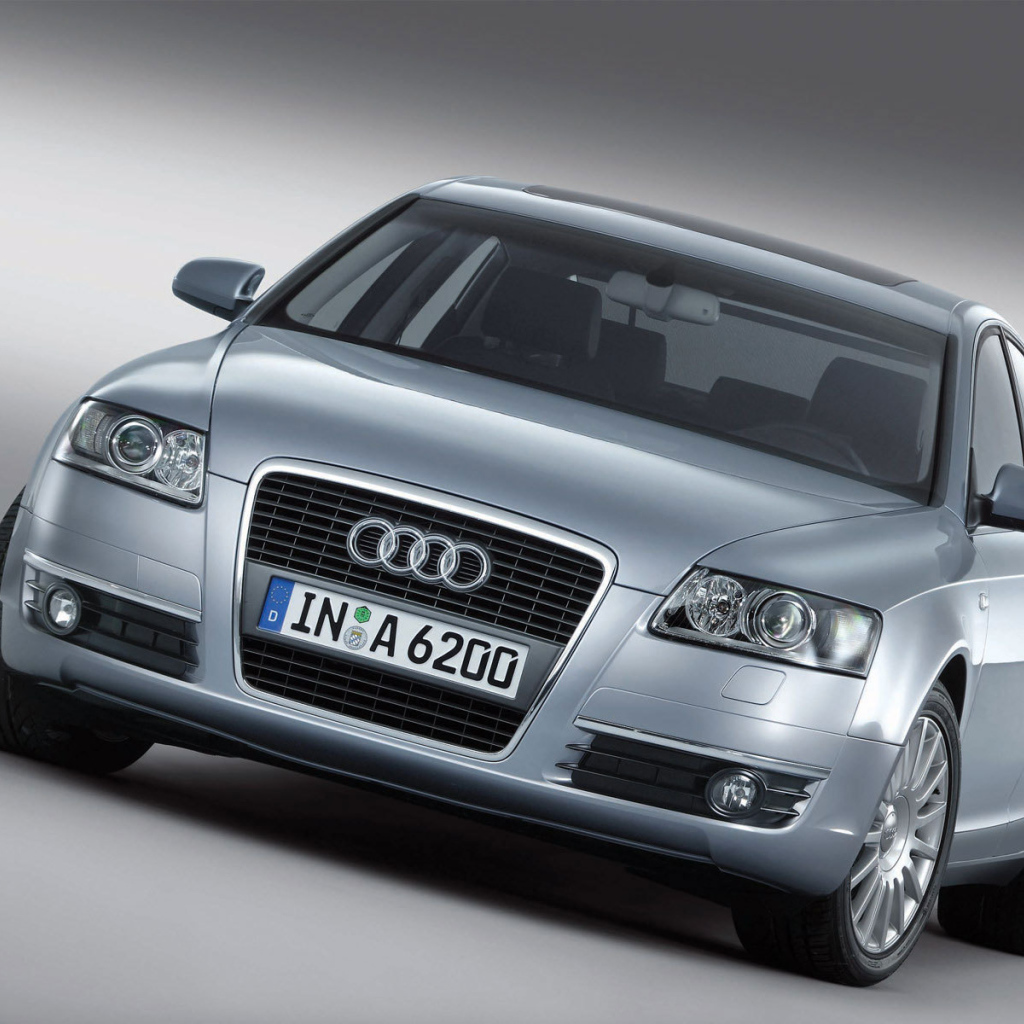 Автомобиль марки Audi модели a6