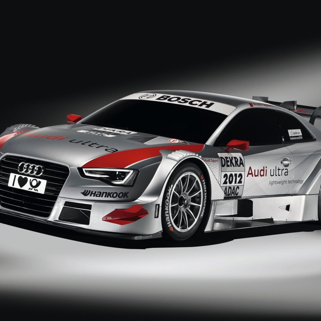 Автомобиль марки Audi модели a5