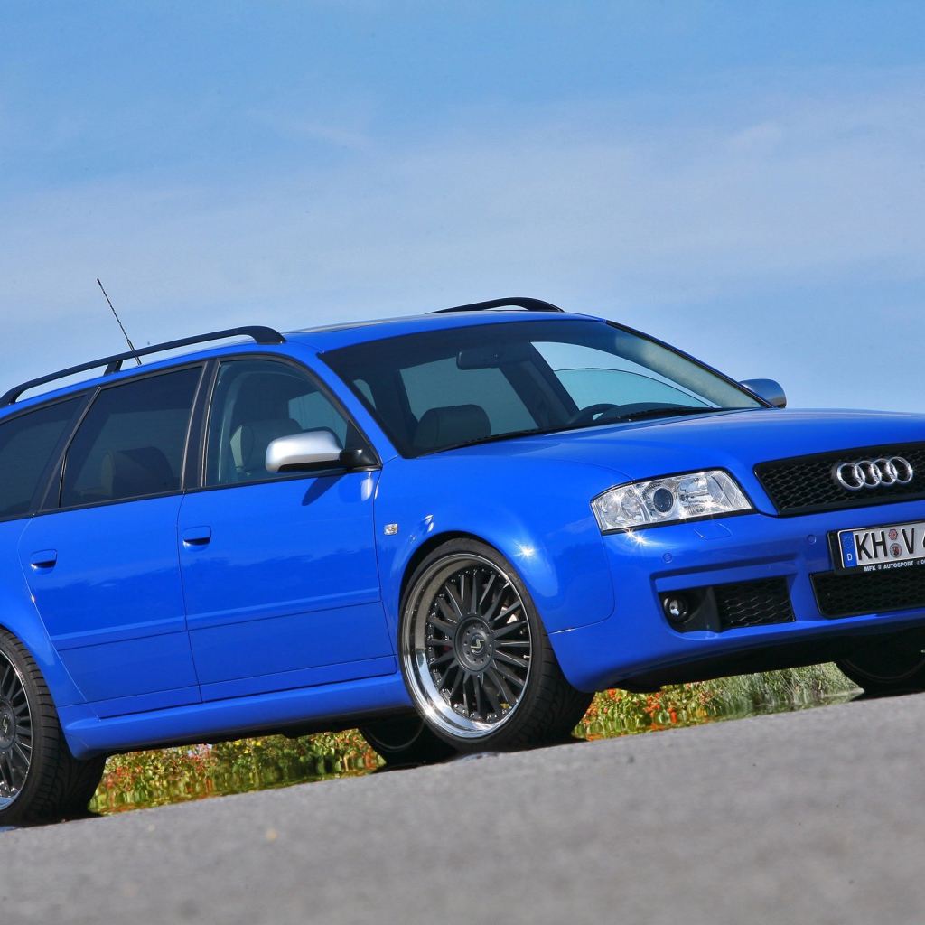 Автомобиль марки Audi модели c5