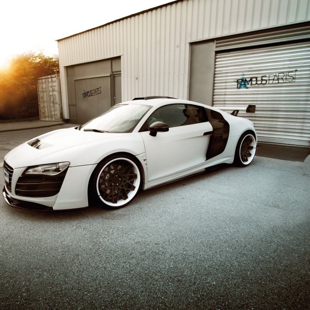 Автомобиль марки Audi модели 2014