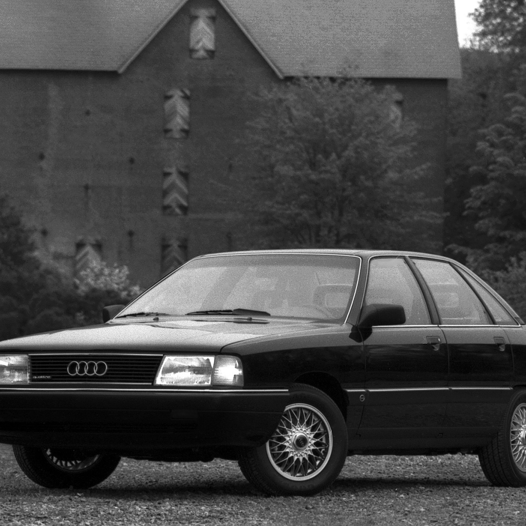 Фото автомобиля Audi 100