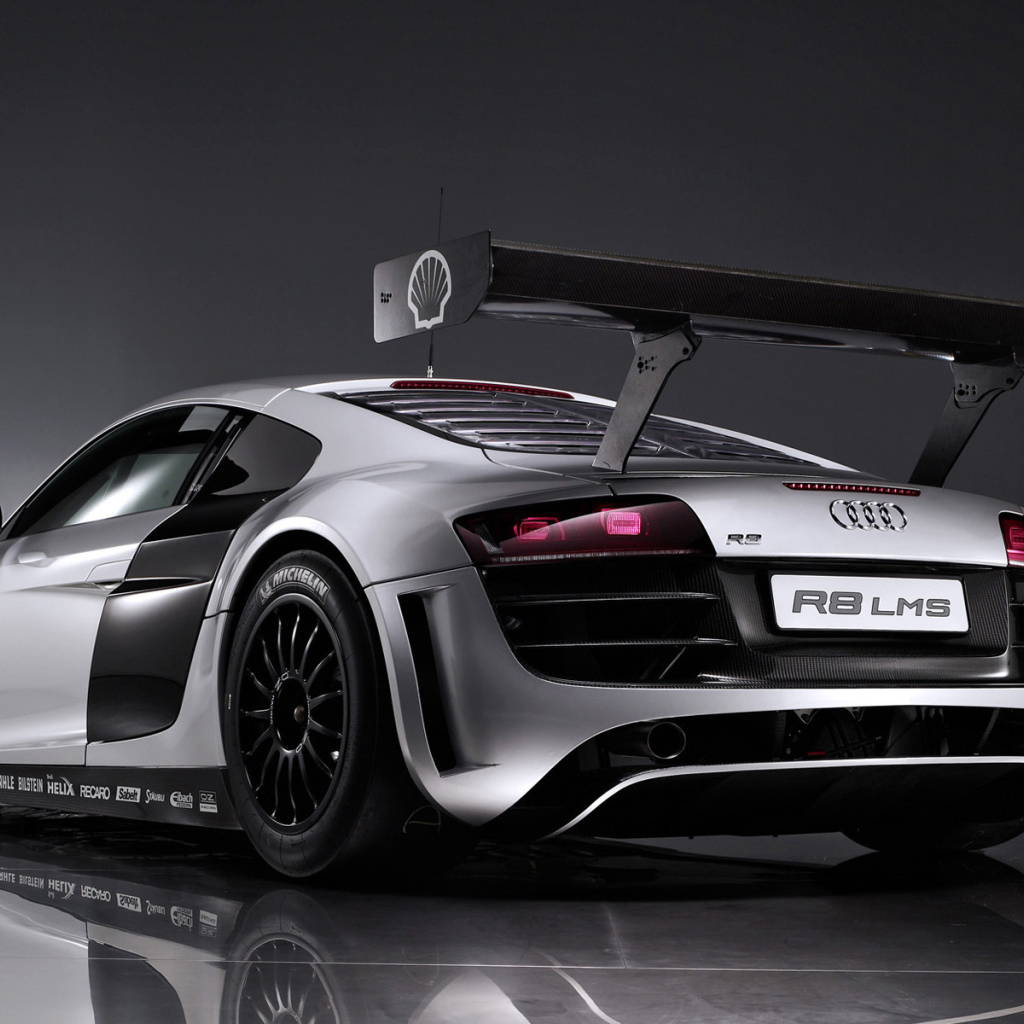 Тест драйв автомобиля audi r8