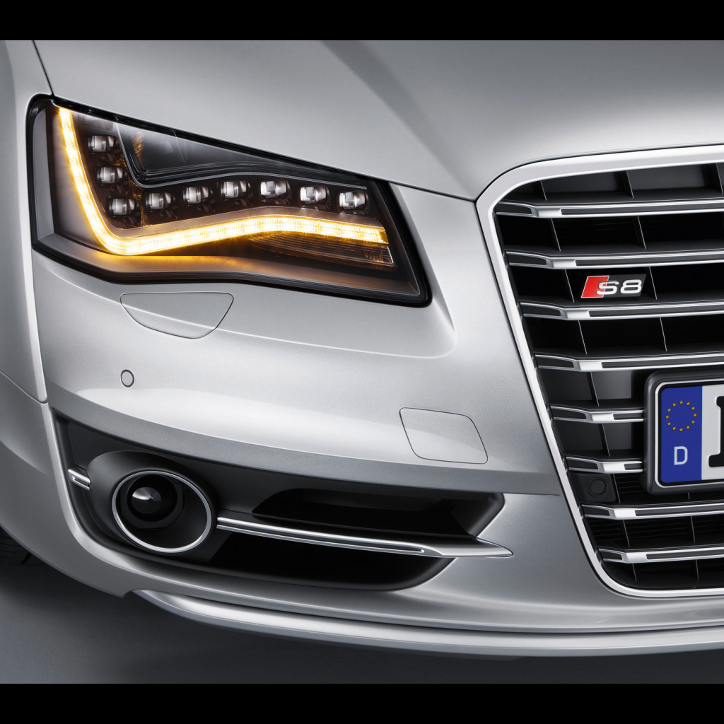 Тест драйв автомобиля audi s8