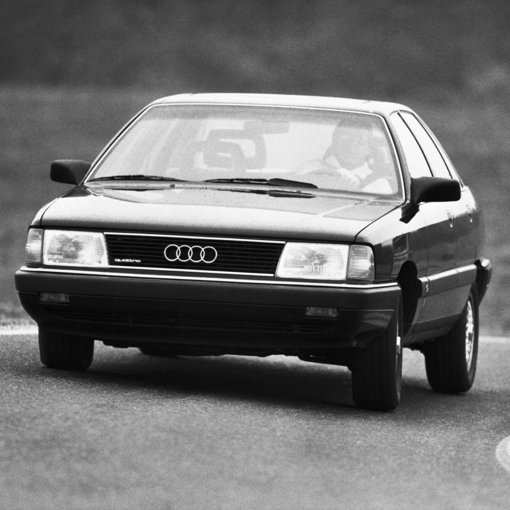 Новая машина Audi 100