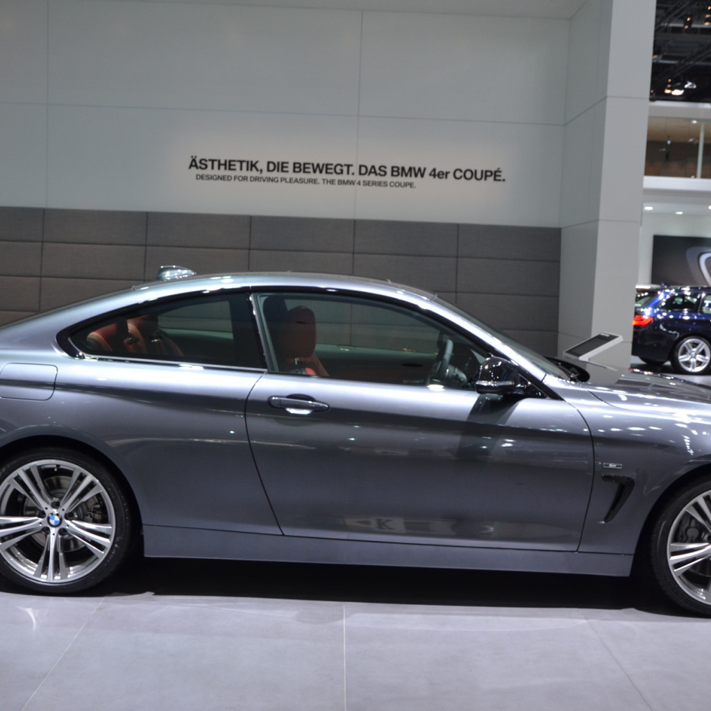 Автомобиль марки BMW модели 4-series 2014