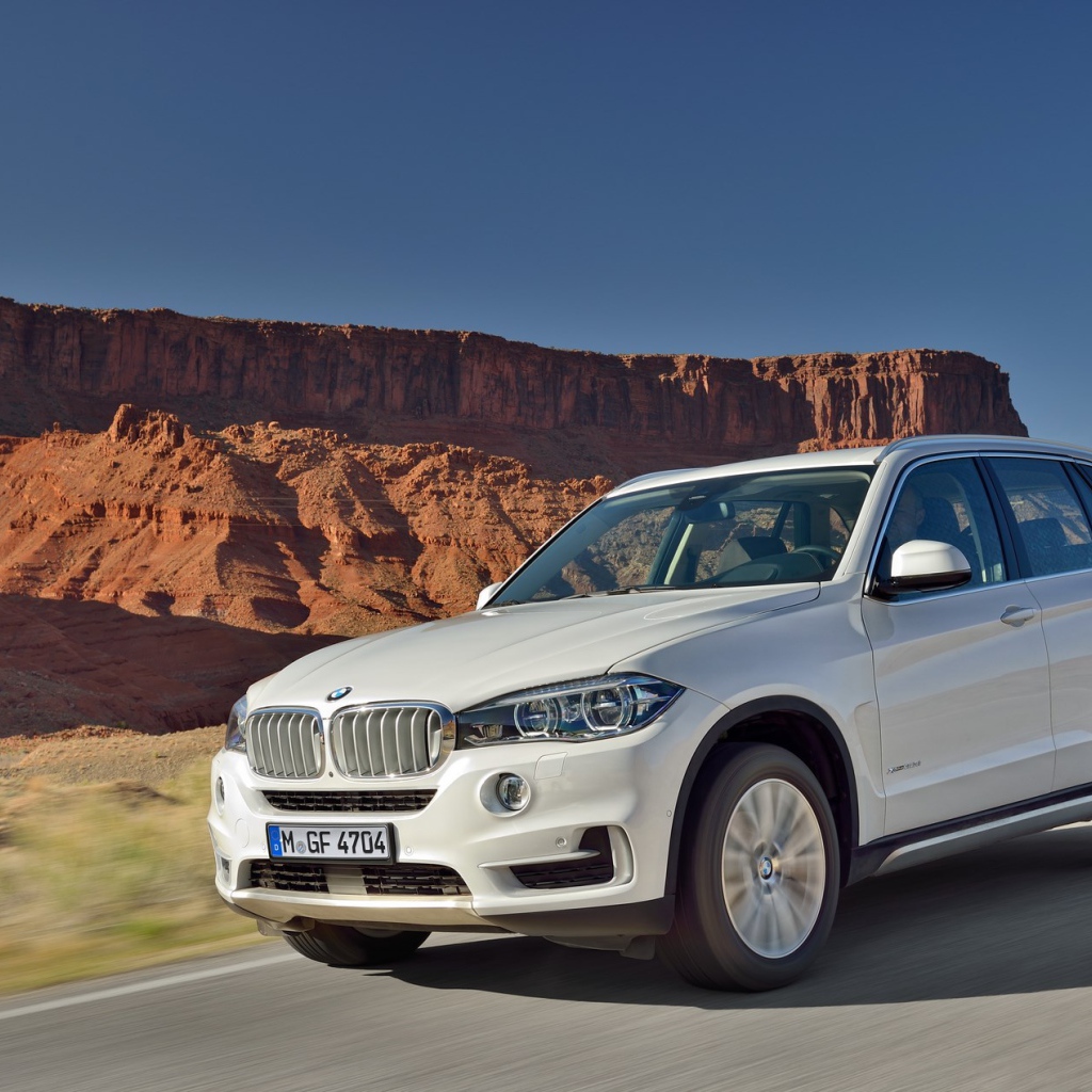 Новый автомобиль BMW X6 2014 года