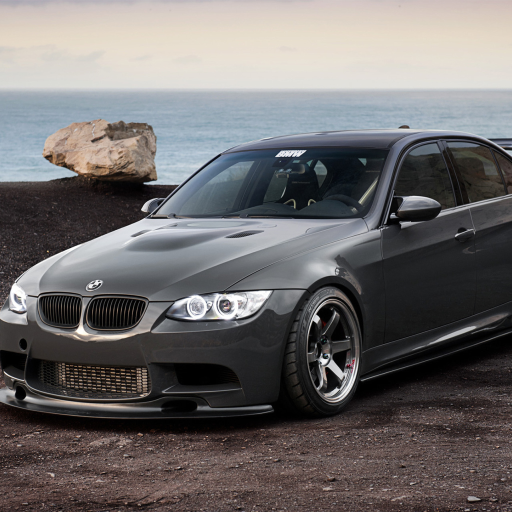 BMW 335i около моря