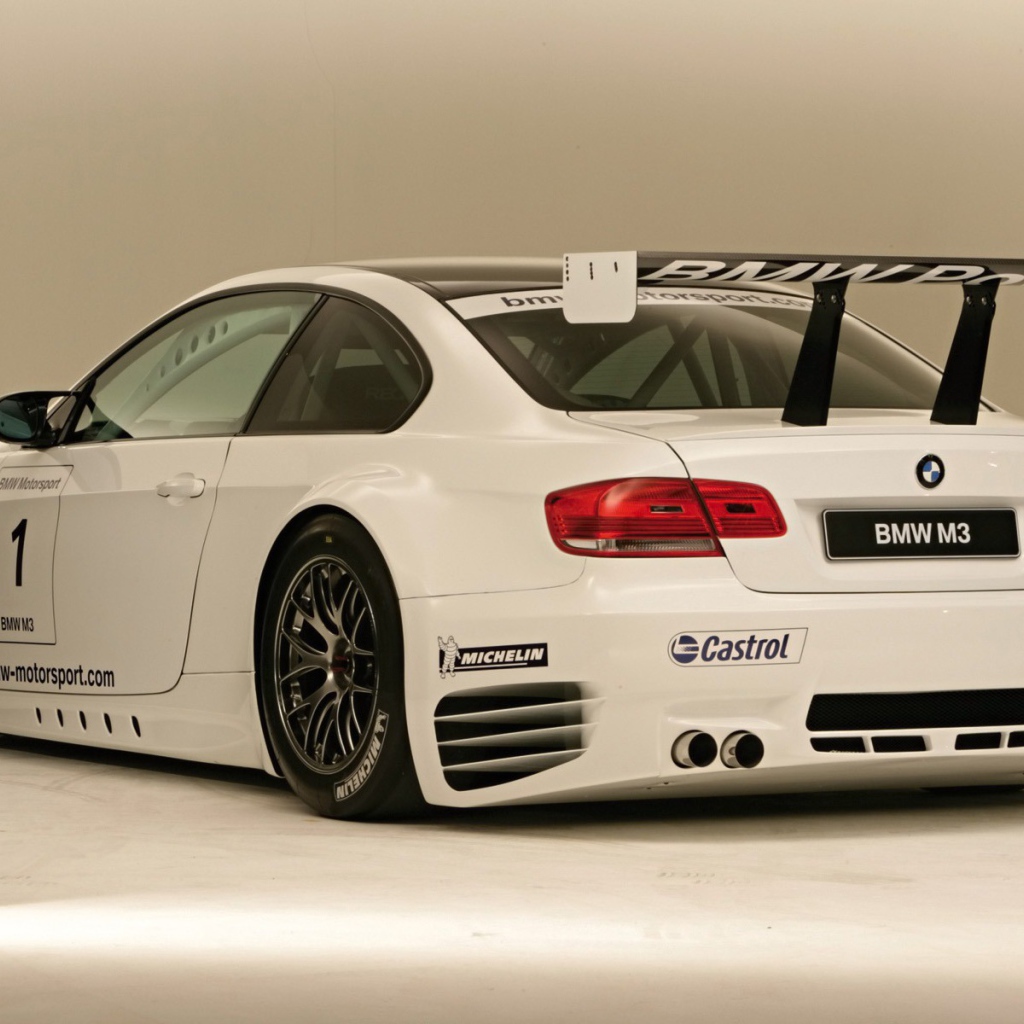 BMW M3 белый автомобиль