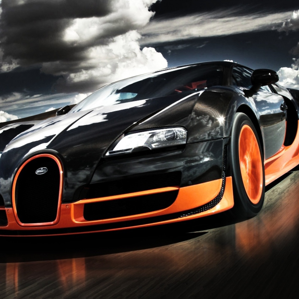 Bugatti под облачным небом