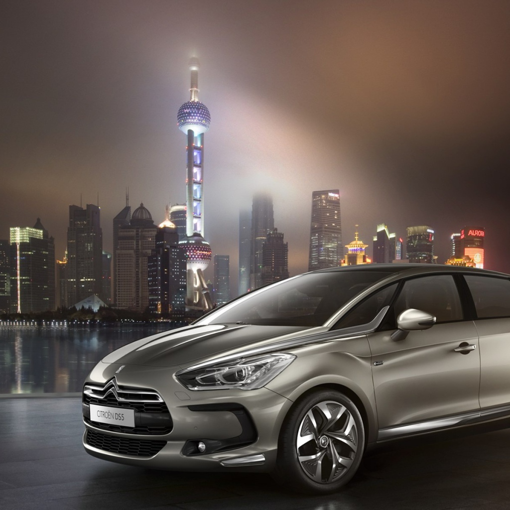 Автомобиль Citroen DS5